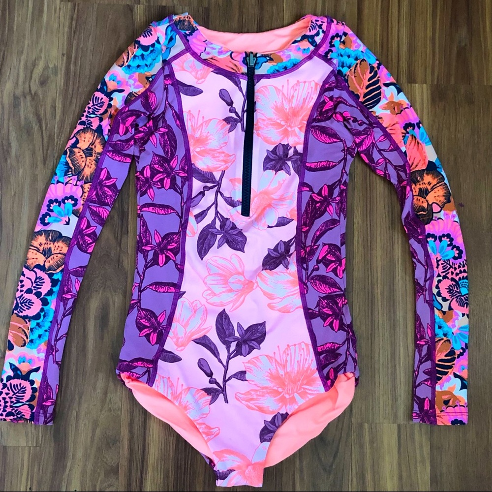 NWOT Maaji Long Sleeve One Piece Rashguard - Size Small